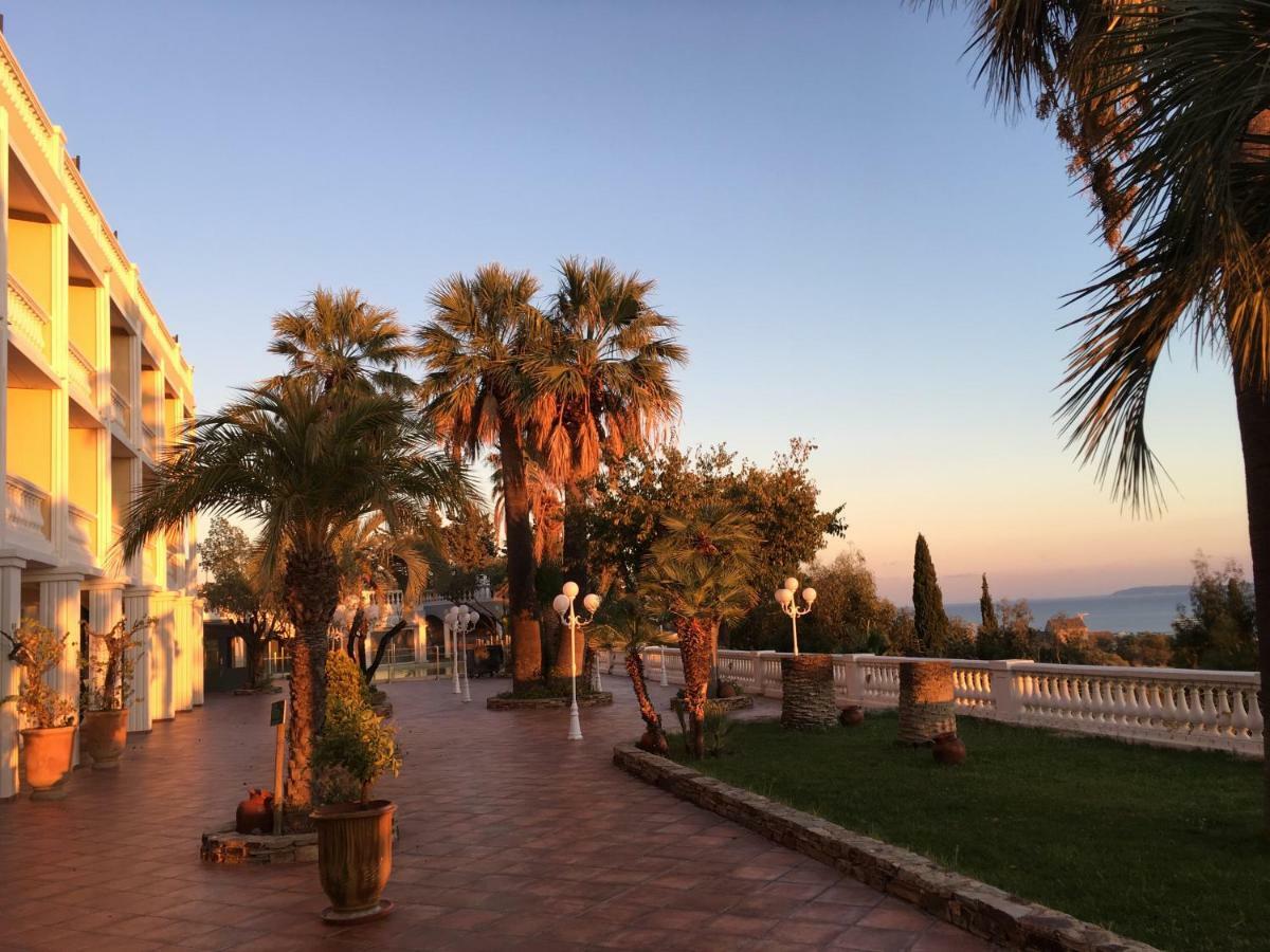 Superbe Duplex 35M2 Vue Mer Avec Piscine Bormes-les-Mimosas Exterior foto